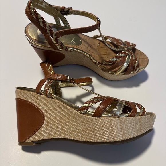 Marc Fisher Women's Wedge  Sandals 7 M US  Size Brown And Tan Cork Heels Preown - Picture 1 of 9